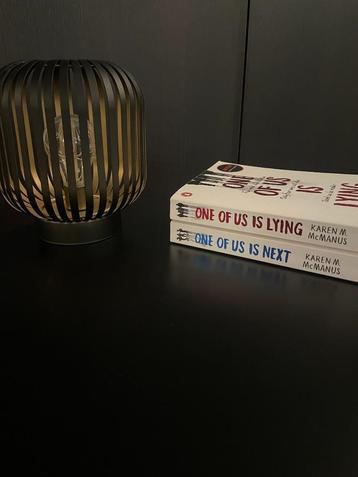 Eerste twee boeken van de serie 'One of us is lying' beschikbaar voor biedingen