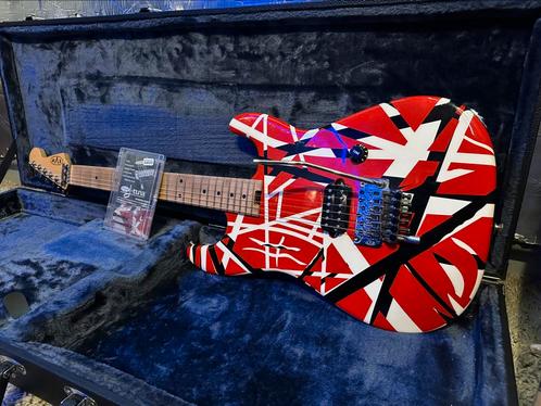 Série EVH Striped, Musique & Instruments, Instruments à corde | Guitares | Électriques, Comme neuf, Solid body, Fender, Enlèvement ou Envoi