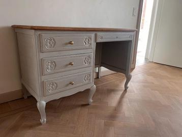 Landelijke bureau beschikbaar voor biedingen