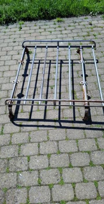 Oldtimer dakdrager beschikbaar voor biedingen