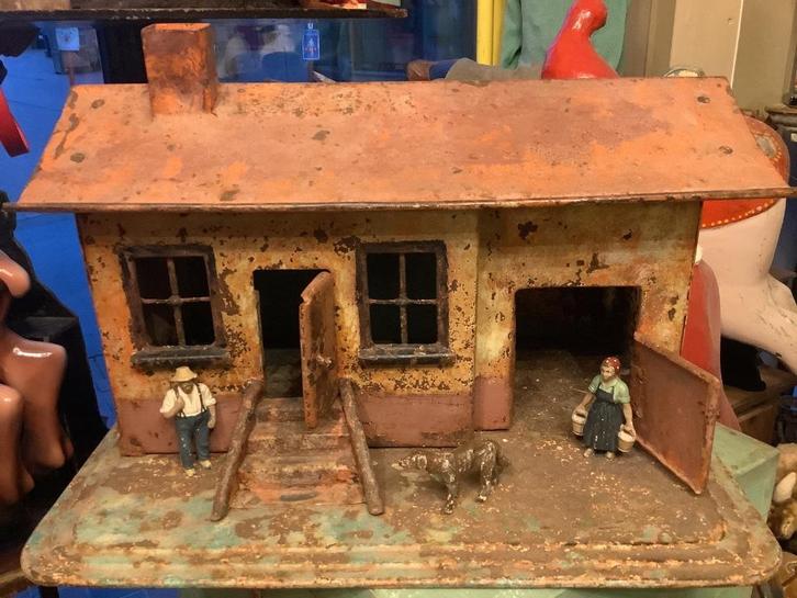 Ijzeren poppenhuis 18e eeuw !, Antiek en Kunst, Antiek | Overige Antiek, Ophalen