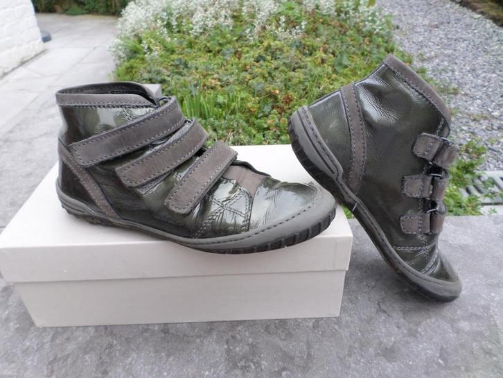 Guma 38 unisex kinderschoenen marineblauw grijze doos, Kinderen en Baby's, Kinderkleding | Schoenen en Sokken, Gebruikt, Schoenen