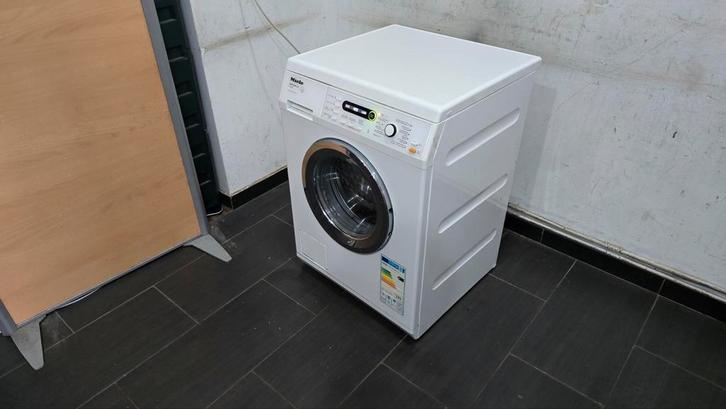 retenir du lave-linge MIELE W 5873 WPS
Lave-linge en pose li, Electroménager, Lave-linge