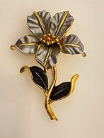 Broche "fleur" longueur 7 cm, en parfait état, Bijoux, Sacs & Beauté, Broches, Enlèvement ou Envoi, Neuf