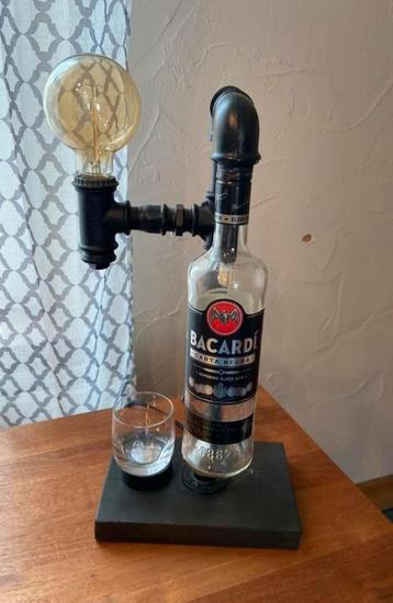 Industriële lamp Bacardi beschikbaar voor biedingen