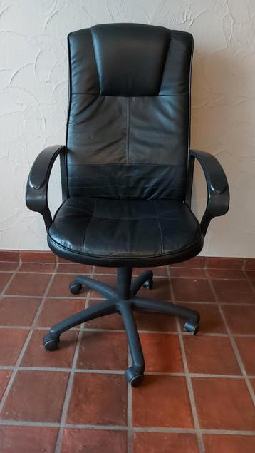 Bureaustoel beschikbaar voor biedingen