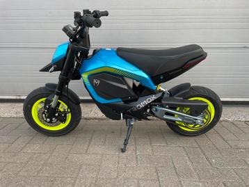 Nieuwe ELEKTRISCHE brommer beschikbaar voor biedingen