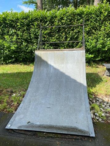Skateramp voor hobbyskaters beschikbaar voor biedingen