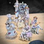 Verzameling porseleinen beeldjes Rococo stijl, Ophalen