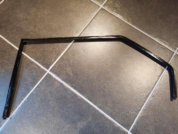 Alfa 33 raam afwerkingsprofiel L. achter  60544261 beschikbaar voor biedingen