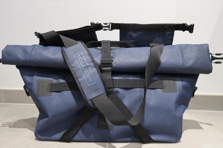 Sac Brompton imperméable borough grand en bleu marine, Fietsen en Brommers, Fietsaccessoires | Fietstassen, Gebruikt, Ophalen