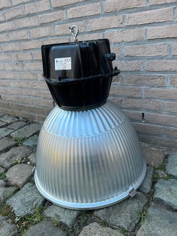 2 grote oude retro industriële lampen, Huis en Inrichting, Lampen | Hanglampen, Ophalen, Gebruikt, Industrieel