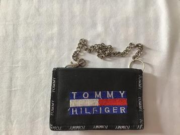Portemonnee tommy hilfiger beschikbaar voor biedingen