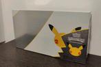 Pokémon 25th Celebrations Ultra Premium Collection Case, Hobby & Loisirs créatifs, Enlèvement ou Envoi, Neuf