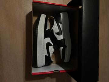 Nike low duck beschikbaar voor biedingen