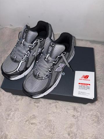 New balance 740 gris beschikbaar voor biedingen