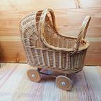 Rieten poppenwagen, Kinderen en Baby's, Speelgoed | Poppen, Ophalen, Zo goed als nieuw, Babypop