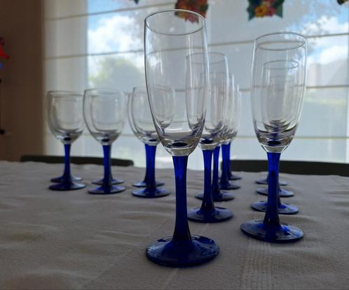 Wijnglazen en flûtes. Totaal 33 stuks, Verzamelen, Glas en Drinkglazen, Zo goed als nieuw, Ophalen