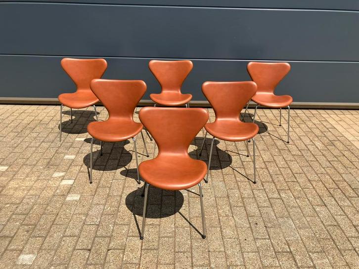 Fritz Hansen série 7 Butterfly en cuir cognac NEUVES !, Maison & Meubles, Canapés | Repose-pieds & Poufs, Enlèvement ou Envoi