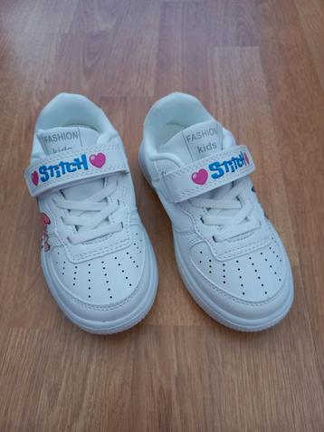 Witte sneakers Stitch. Nieuw! beschikbaar voor biedingen