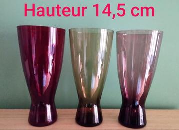 3 VERRES MULTICOLORES ANNEES 60 beschikbaar voor biedingen