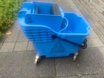 Schoonmaakkar Numatic beschikbaar voor biedingen