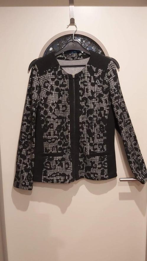 Barbara Lebek, NIEUW jasje, 42(B), of 40(NL), Kleding | Dames, Jasjes, Kostuums en Pakken, Nieuw, Jasje, Maat 38/40 (M), Ophalen of Verzenden