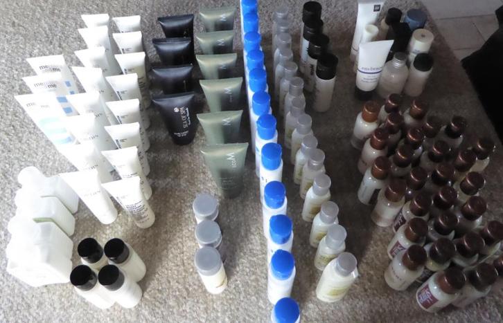 Body milk /Nieuw/Individueel verpakt/40 stuks, Handtassen en Accessoires, Uiterlijk | Lichaamsverzorging, Nieuw, Ophalen of Verzenden