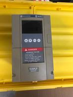 Plc 200 & 300 frequentiesregelaars te koop, Ophalen of Verzenden, Zo goed als nieuw