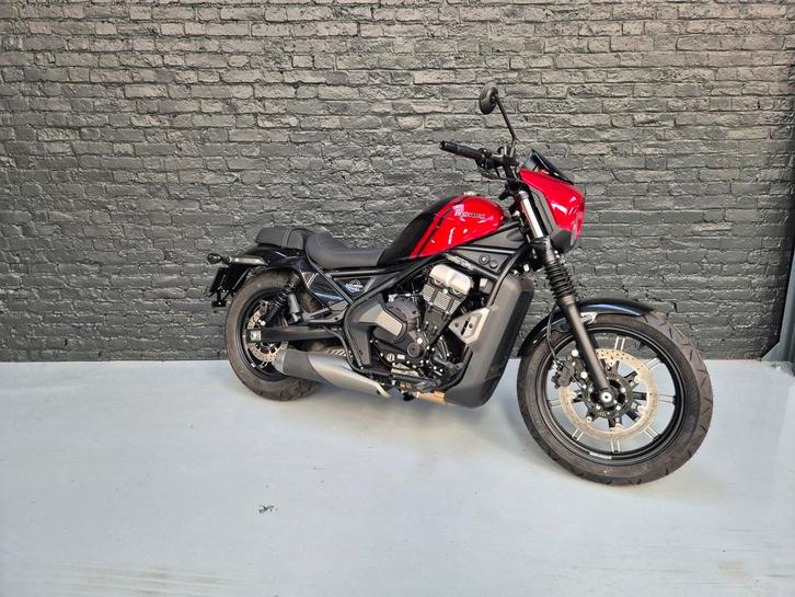 Moto Morini Calibro 700 - 2025 - 0km - Fire Red, Motoren, Motoren | Overige merken, Bedrijf, Overig, meer dan 35 kW, 2 cilinders