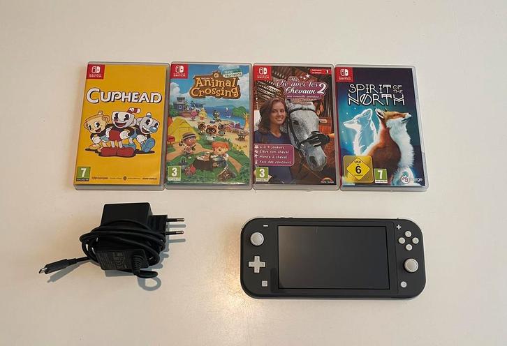 Nintendo Switch Lite + 4 games, Games en Spelcomputers, Spelcomputers | Nintendo Switch Lite, Zo goed als nieuw, Ophalen