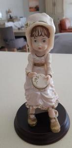 Statuette, Enlèvement, Comme neuf, Porcelaine