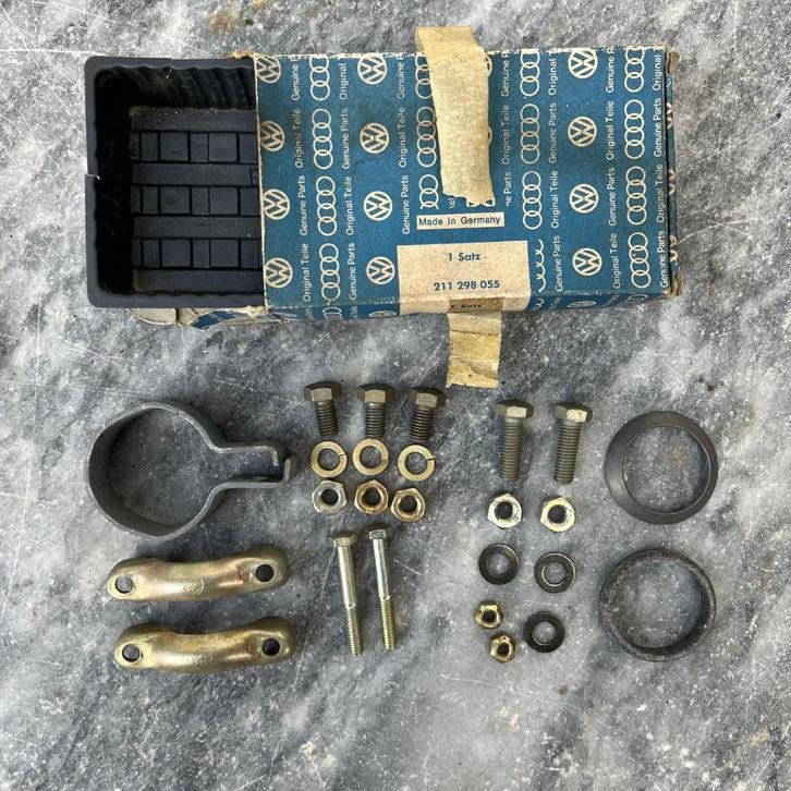 VW Bay split Bus NOS Uitlaatset 1963 - 1976, Auto diversen, Auto-accessoires, Gebruikt, Ophalen of Verzenden