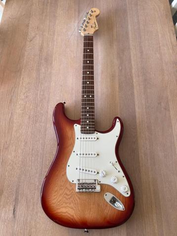 Stratocaster américaine Fender. Corps en frêne., Musique & Instruments, Instruments à corde | Guitares | Électriques, Enlèvement