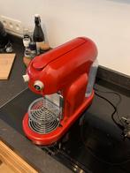 Nespresso machine with milk frother, Elektronische apparatuur, Koffiezetapparaten, Gebruikt, Ophalen
