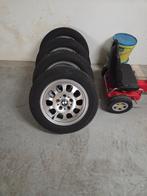 Jantes alu bmw 15 pouces avec 4 nouveaux pneus hiver, Autos : Pièces & Accessoires, Pneus & Jantes, 15 pouces, Pneus et Jantes