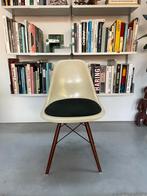 Originele Eames DSW - Herman Miller, Huis en Inrichting, Ophalen, Zo goed als nieuw