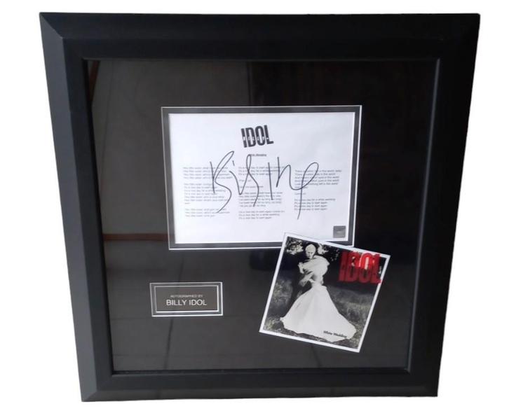 Billy Idol "White Wedding" lyrics., Verzamelen, Muziek, Artiesten en Beroemdheden, Gebruikt, Gesigneerd, Ophalen