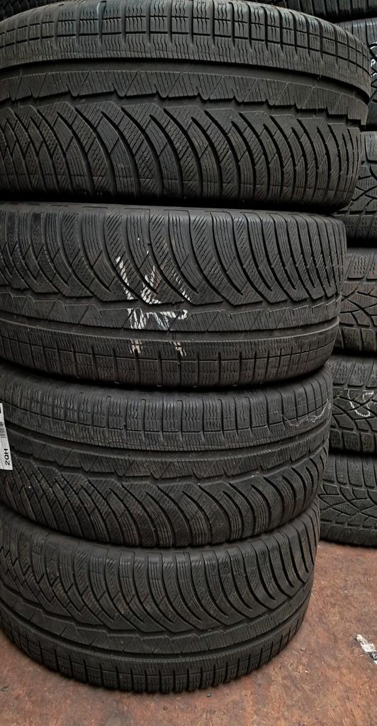 2454018 245/40/18 245/40R18 hiver Michelin, Autos : Pièces & Accessoires, Autres pièces automobiles, Enlèvement