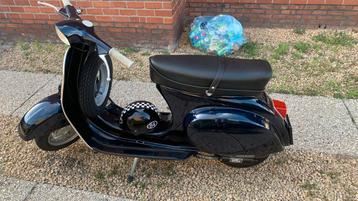 2 gerestaureerde vespas oldtimers a klasse mogen samen weg beschikbaar voor biedingen
