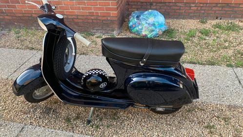 2 gerestaureerde vespas oldtimers a klasse mogen samen weg, Fietsen en Brommers, Snorfietsen en Snorscooters, Zo goed als nieuw