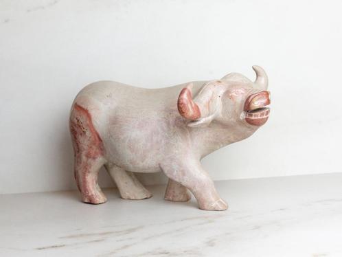 Waterbuffel in speksteen, Antiek en Kunst, Kunst | Beelden en Houtsnijwerken, Ophalen of Verzenden