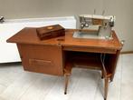 Naaimachine singer in orginele naaitafel. In goede staat, Hobby en Vrije tijd, Naaimachines en Toebehoren, Ophalen, Gebruikt, Naaimachine