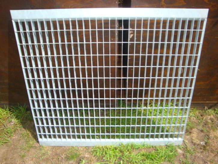 gegalvaniseerde roosters als nieuw / verschillende maten, Doe-het-zelf en Bouw, Metalen, Zo goed als nieuw, IJzer, Ophalen