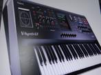 HEEFT ER IEMAND EEN ROLAND GT2 V-SYNTH TE RUILEN, Muziek en Instrumenten, Synthesizers, Gebruikt, Roland, Met midi-aansluiting