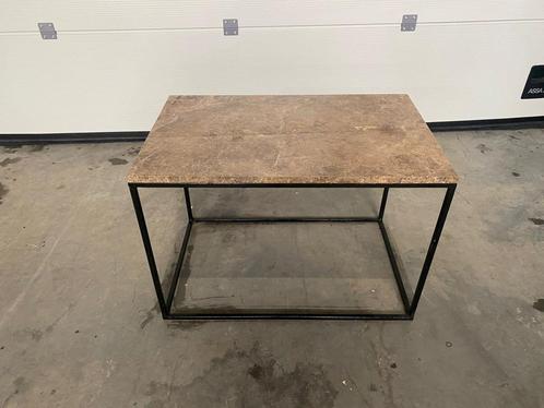 (113) Bijzettafel-salontafel metaal en marmeren blad, Huis en Inrichting, Tafels | Bijzettafels, Zo goed als nieuw, Ophalen