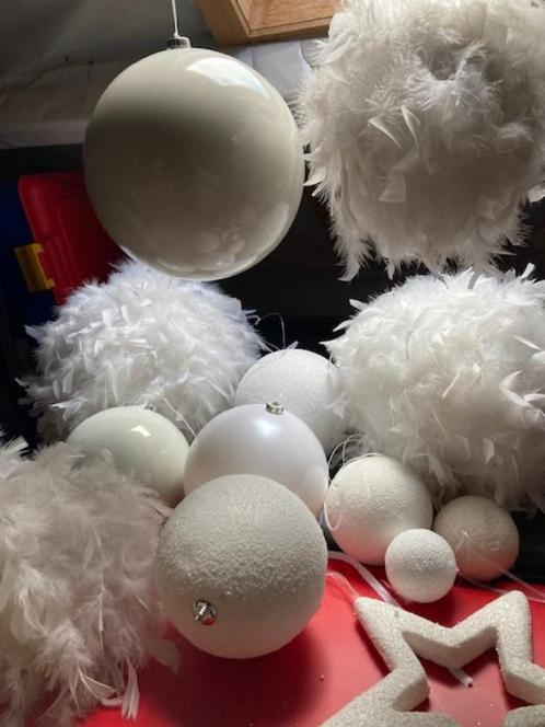 KERSTBALLEN WIT, Huis en Inrichting, Woonaccessoires | Overige, Zo goed als nieuw, Ophalen
