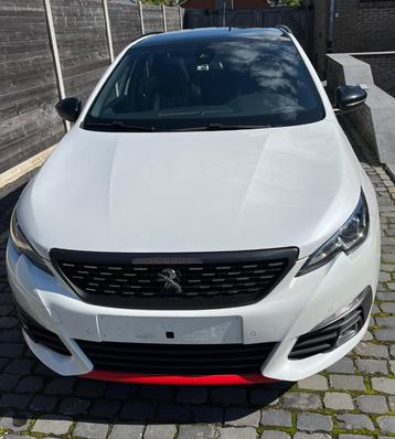 Voiture de luxe sportive et économique ! En parfait état!