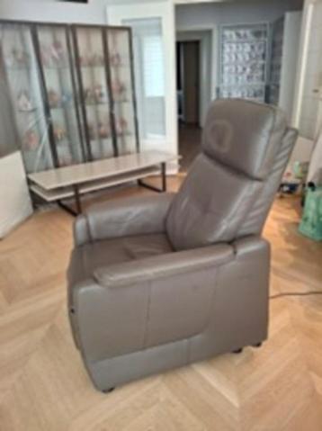 FAUTEUIL RELAX EN CUIR NOUVEAU PRIX beschikbaar voor biedingen