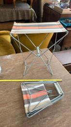 2 petits tabourets/dossier de plage/ vintage pliable